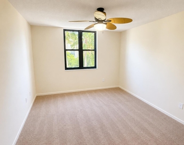 651 Okeechobee Boulevard - Photo Thumbnail 8
