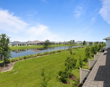 12869 Sw Forli Way - Photo Thumbnail 18
