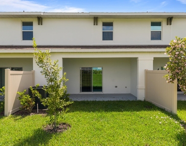12869 Sw Forli Way - Photo Thumbnail 17