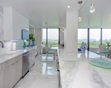 5540 N Ocean Drive - Photo Thumbnail 4