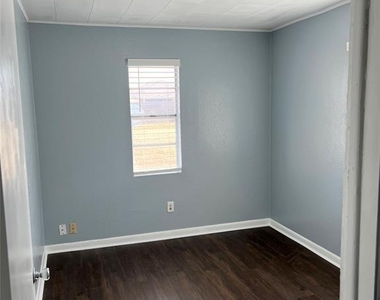119 S K Avenue - Photo Thumbnail 4