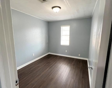 119 S K Avenue - Photo Thumbnail 7