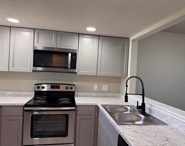 417 Ne 115th Street - Photo Thumbnail 6