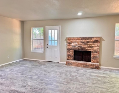 417 Ne 115th Street - Photo Thumbnail 2