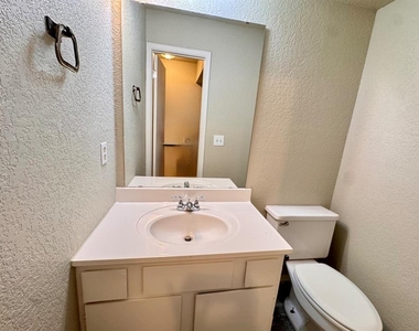 417 Ne 115th Street - Photo Thumbnail 14