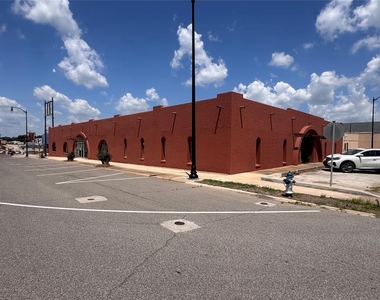 201 N 2nd Street - Photo Thumbnail 1