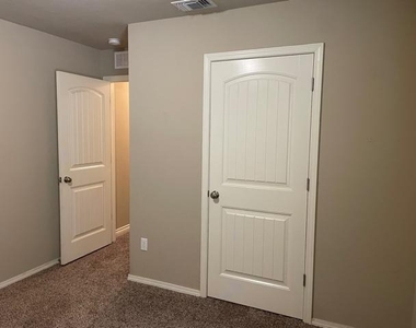 2701 Fawn Lily Road - Photo Thumbnail 11