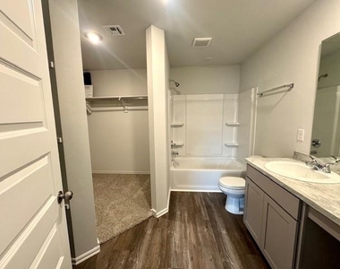3509 Pete Street - Photo Thumbnail 32