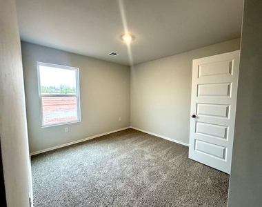 3509 Pete Street - Photo Thumbnail 6