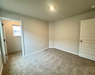 3509 Pete Street - Photo Thumbnail 16