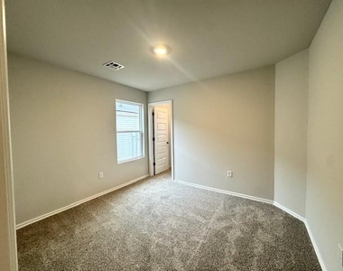 3509 Pete Street - Photo Thumbnail 15