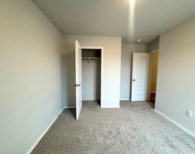 3509 Pete Street - Photo Thumbnail 8