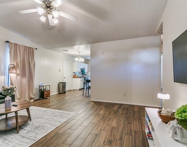 414 English Elm Lane - Photo Thumbnail 2