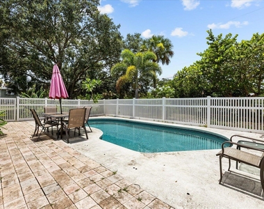 705 Se Stypmann Boulevard - Photo Thumbnail 14