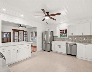 705 Se Stypmann Boulevard - Photo Thumbnail 5