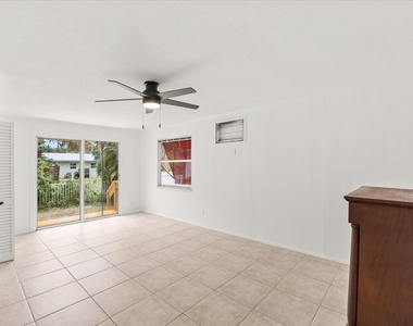 705 Se Stypmann Boulevard - Photo Thumbnail 8