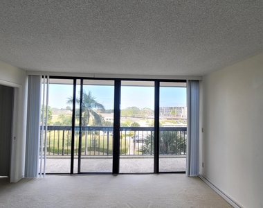 2425 Presidential Way - Photo Thumbnail 8