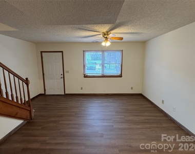 2033 Oakdale Road - Photo Thumbnail 2