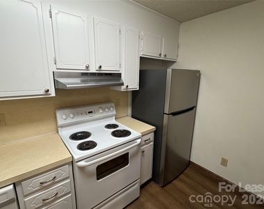 2033 Oakdale Road - Photo Thumbnail 5