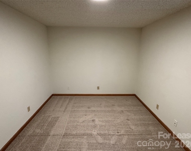 2033 Oakdale Road - Photo Thumbnail 7