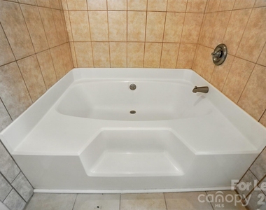 5007 Sharon Road - Photo Thumbnail 33