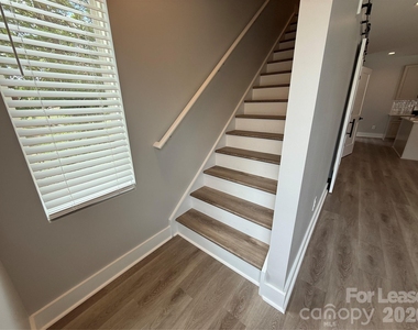 525 Dellwood Drive - Photo Thumbnail 10