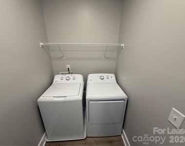 525 Dellwood Drive - Photo Thumbnail 13