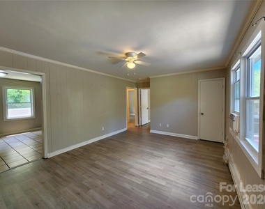 667 Faith Drive - Photo Thumbnail 3