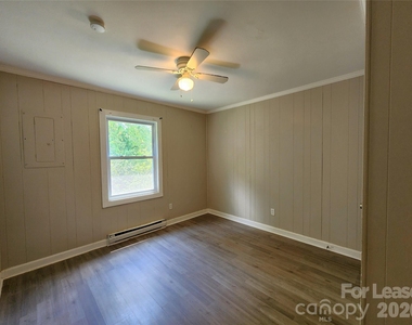 667 Faith Drive - Photo Thumbnail 8