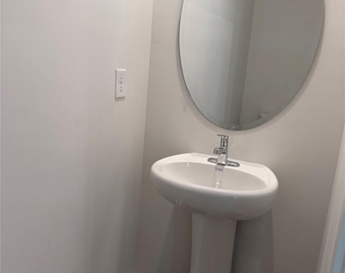 1423 Mammoth Road - Photo Thumbnail 8