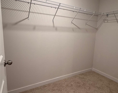 1423 Mammoth Road - Photo Thumbnail 14
