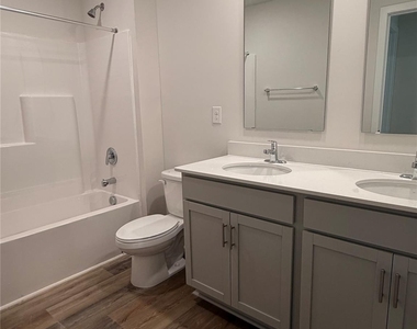 1423 Mammoth Road - Photo Thumbnail 18