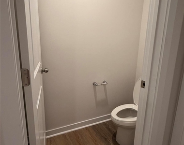 1423 Mammoth Road - Photo Thumbnail 13