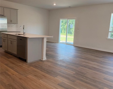 1423 Mammoth Road - Photo Thumbnail 1