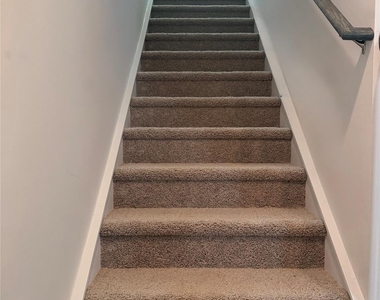 1423 Mammoth Road - Photo Thumbnail 9