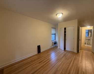 235 East 46th Street - Photo Thumbnail 10