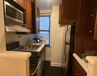 235 East 46th Street - Photo Thumbnail 7