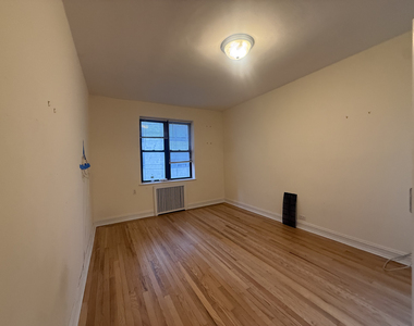 235 East 46th Street - Photo Thumbnail 9