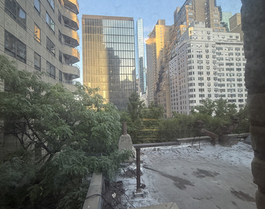 235 East 46th Street - Photo Thumbnail 14