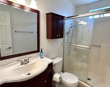 1039 Mount Olive Drive - Photo Thumbnail 11