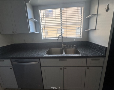 1039 Mount Olive Drive - Photo Thumbnail 3