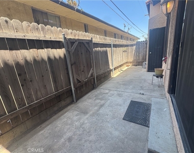 1039 Mount Olive Drive - Photo Thumbnail 8