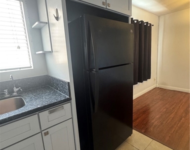 1039 Mount Olive Drive - Photo Thumbnail 5