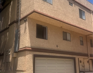 1039 Mount Olive Drive - Photo Thumbnail 16