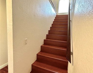 1039 Mount Olive Drive - Photo Thumbnail 9