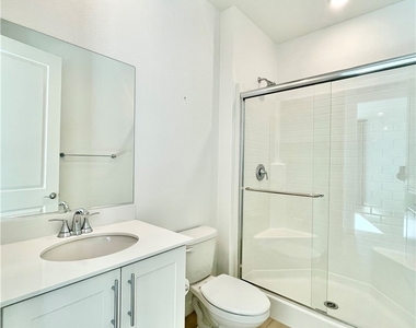 27812 Marquee Drive - Photo Thumbnail 7