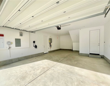 27812 Marquee Drive - Photo Thumbnail 27