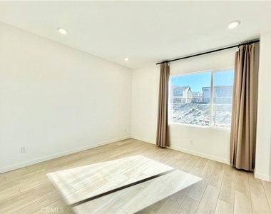 27812 Marquee Drive - Photo Thumbnail 17