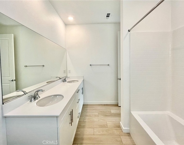 27812 Marquee Drive - Photo Thumbnail 21