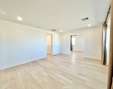 27812 Marquee Drive - Photo Thumbnail 13